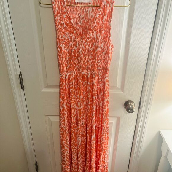 Elegant Pink and White Patterned Maxi Dress - Picture 8 of 11
